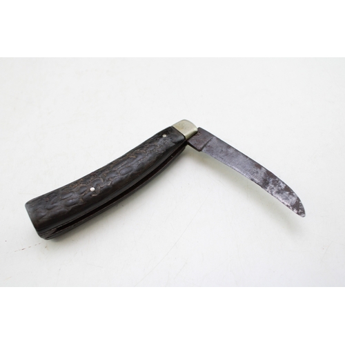 245 - Saynor flat butt pruner marked W. Saynor, Sheffield, wooden scales, 17.5cm extended.