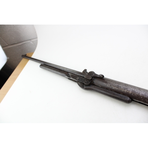 30B - Pre-war BSA break barrel air rifle, .177 calibre, serial number L21921, 101cm long.