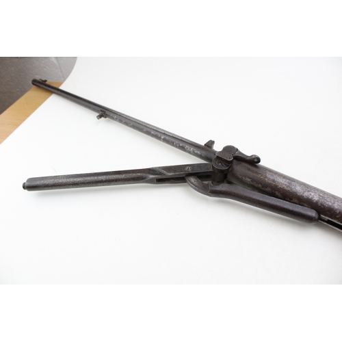 30B - Pre-war BSA break barrel air rifle, .177 calibre, serial number L21921, 101cm long.