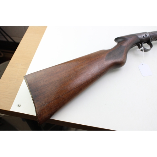 30B - Pre-war BSA break barrel air rifle, .177 calibre, serial number L21921, 101cm long.