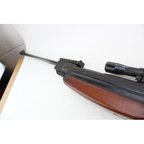 32A - A .22 El Gamo air rifle with Statigal Recoilless System, serial no. 098793, 108cm long.