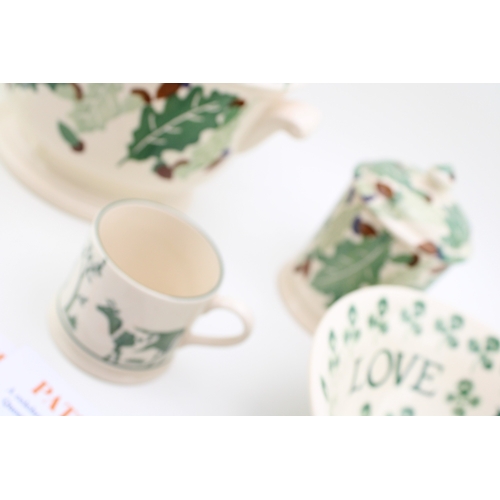 1 - Emma Bridgewater to include a large Oak soup tureen with lid, a 1 pint storage jar in the Oak patter... 