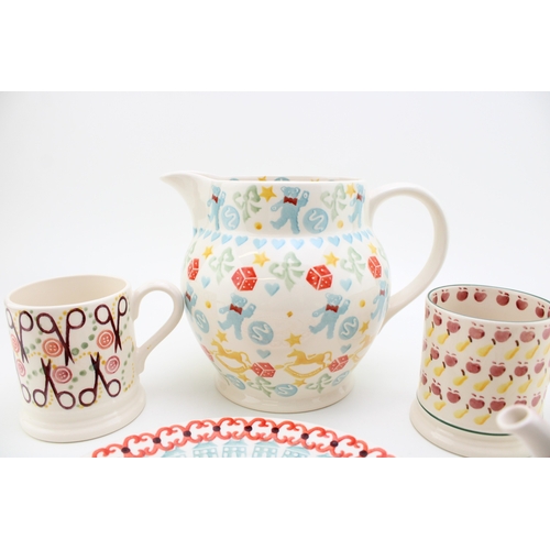 15 - Emma Bridgewater to include a Thousand Flowers mini duck on nest, a sample Toy Boy 8.5'' plate, a 3 ... 