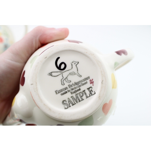 15 - Emma Bridgewater to include a Thousand Flowers mini duck on nest, a sample Toy Boy 8.5'' plate, a 3 ... 