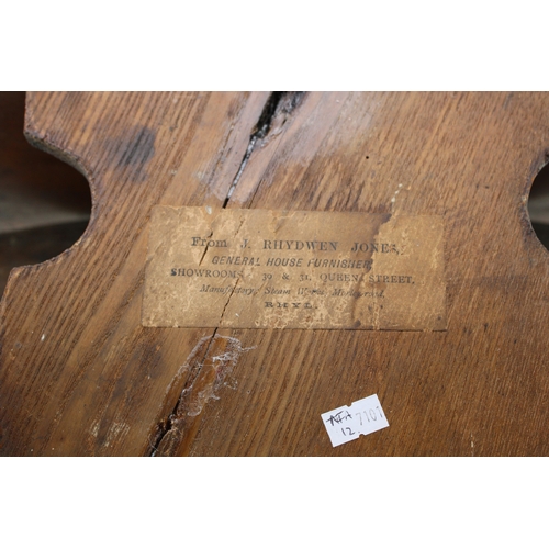 17 - A Victorian carved wall shelf in the form of an eagle facing left, black forest style, 50cm wide, wi... 