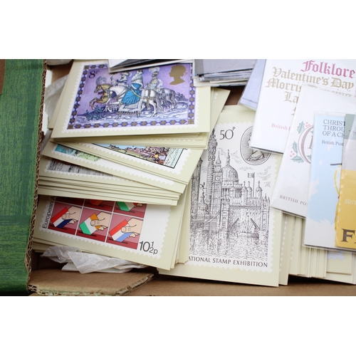 24 - A group of first day cover stamps to include 'London Landmarks', 'Duke of Edinburgh's Award Scheme',... 