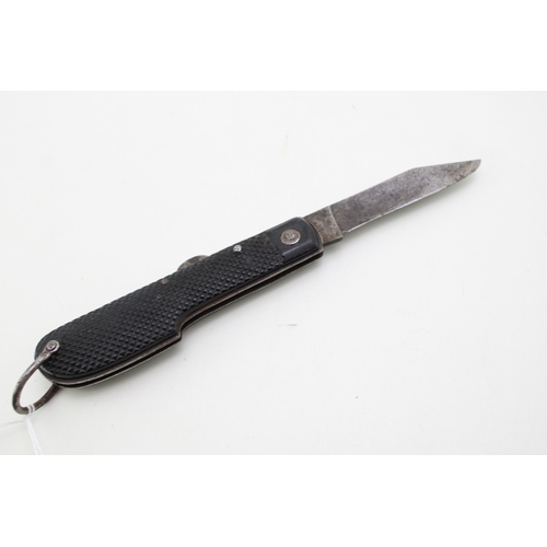 22 - WW2 era SOE Special Operations Executive pattern British Army lock knife by J Nowill Sheffield.
