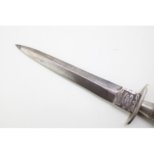 23 - WW2 First Pattern Fairbairn Sykes Fighing Knife by Wilkinson Sword & Co, London with original brown ... 