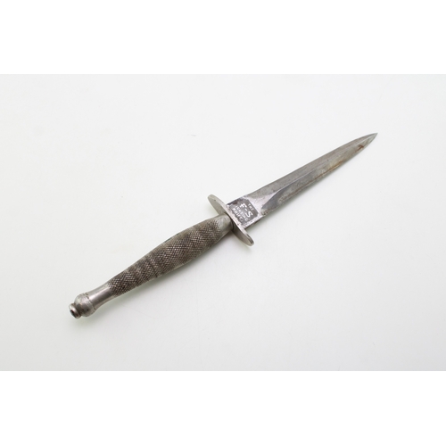 23 - WW2 First Pattern Fairbairn Sykes Fighing Knife by Wilkinson Sword & Co, London with original brown ... 