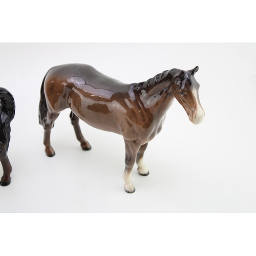 346 - Beswick brown stocky jogging mare with a huntsman's horse and one other (3).