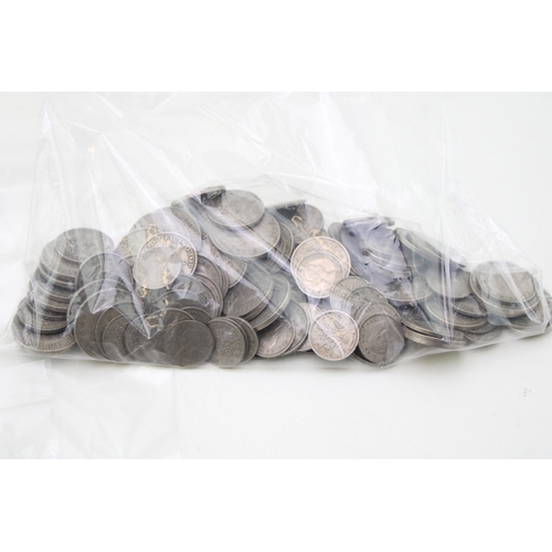 26 - A collection of 1/2 silver UK coinage 1920 - 1946 (201.6g) together with full silver coins 8.1g, tog... 