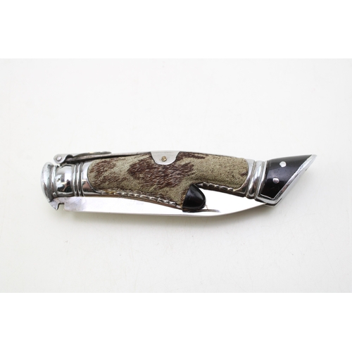 17C - An unusual bone handle two blade pocket knife shaped as a bird possibly continental with a German fo... 