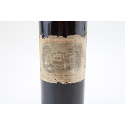 2 - A bottle of 1971 Chateau Lafite Rothschild, 75cl Abv 13%.