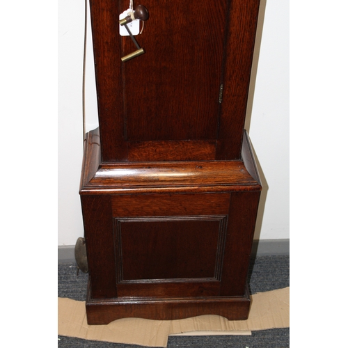 18 - Sam Wainwright, Northampton, early 19th century English provincial long case clock, the brass dial w... 