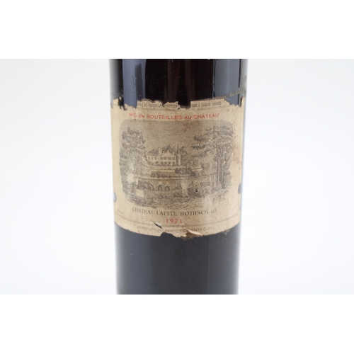 2 - A bottle of 1971 Chateau Lafite Rothschild, 75cl Abv 13%.