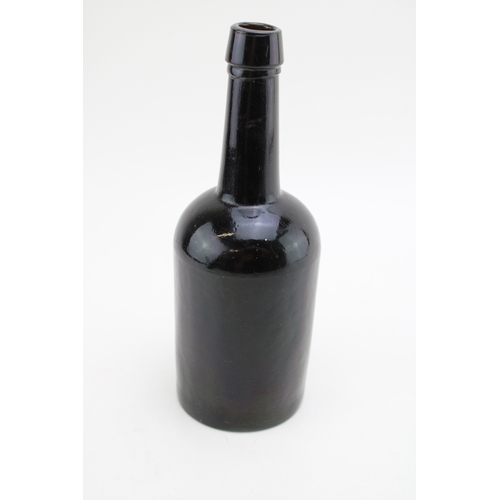 5 - A rare early 19th century William Skinner & Co Dublin Extra Stout dark glass bottle with seal applie... 