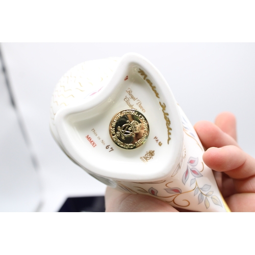 2 - A boxed pair of Royal Crown Derby paperweights, The Diamond Jubilee Doves, Elizabeth and Philip, 195... 