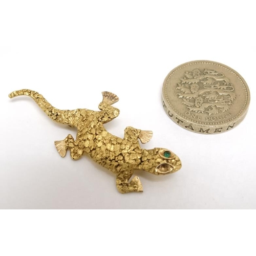 1072 - A 14k gold brooch formed as a lizard by H B AVAKOFF 1 ¾'' long