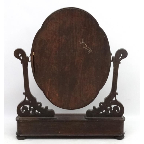 226 - J Ridge, Maker 91 Church Street Croydon : A 19thC Mahogany dressing table mirror with quatrefoil sha... 