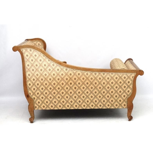 246 - A Louis XV style c.1900 French walnut short daybed 35'' high x 53'' long x 28 1/4'' wide