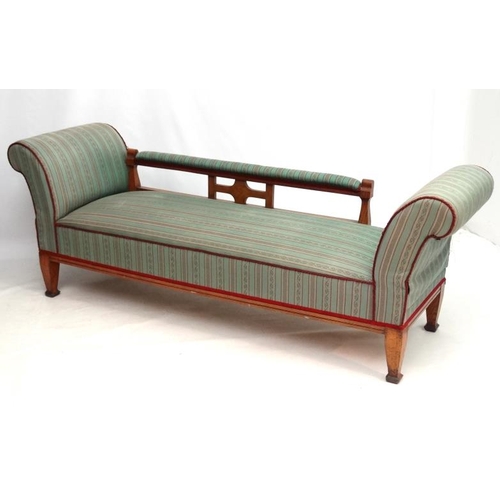 317 - An unusual metamorphic day bed / chaise lounge of golden oak with squared shaped legs, drop arm and ... 