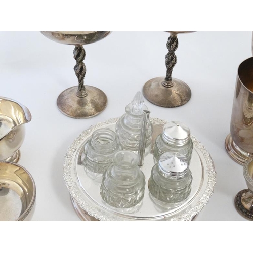 575 - 2 cut glass dressing table pots with silver lids. Hallmarked Birmingham 1917 maker G& C Ltd and Birm... 