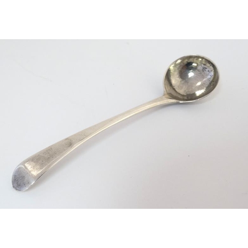 628 - A Silver Old English pattern salt spoon hallmarked  London 1804 maker GS. Approx 4'' long (10g)