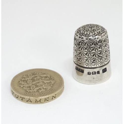 635 - A silver thimble  hallmarked Birmingham 1931 maker Henry Griffiths & Sons Ltd.