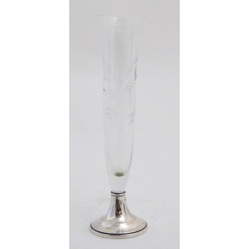 686 - A glass bud vase with etched decoration on a silver pedestal base hallmarked 1981 maker Irish Silver... 