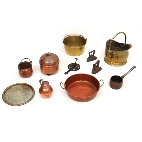 765 - Assorted metalware to include a Victorian 2-handled copper pan marked 'Kings Coll' together with ass... 