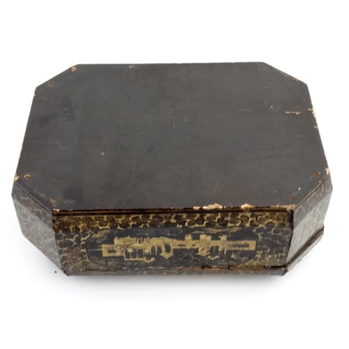 800 - An early 19thC chinoiserie work box of octagonal form with drawer under opening to reveal small sect... 