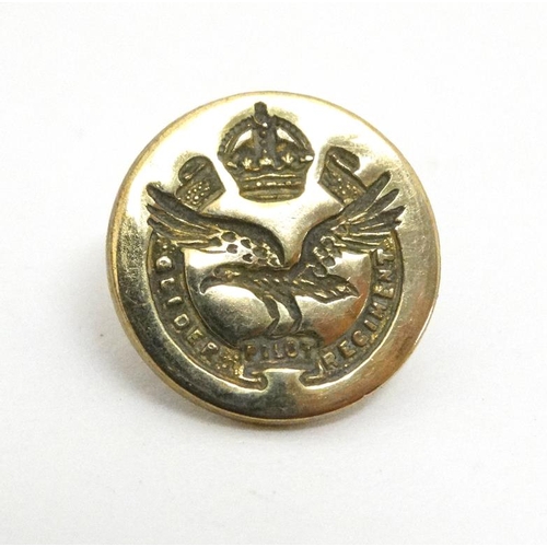 914 - Buttons : 8 gilt metal buttons entitled ' Pilot Glider Regiment' by Pitt & Co. London. Approx 3/4'' ... 