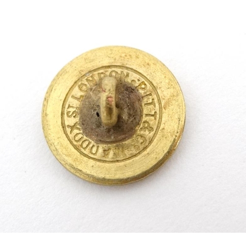 914 - Buttons : 8 gilt metal buttons entitled ' Pilot Glider Regiment' by Pitt & Co. London. Approx 3/4'' ... 