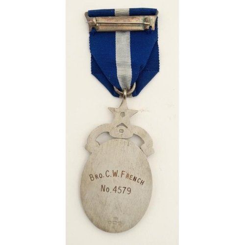 931 - Masonic Interest ; A silver Freemasons Hospital medal  marked FH (Finsbury Park) and engraved to rev... 