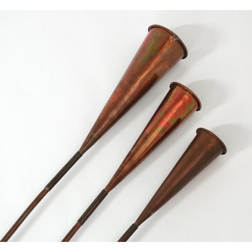 37 - Coaching : three graduated coaching horns , made of copper with braized joints, 42 1/2 long , 32 3/4... 