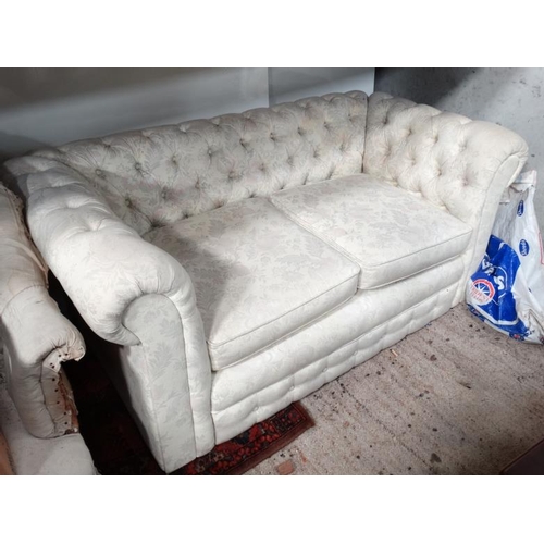 572 - Chesterfield 2 seat sofa  Please Note -  we do not make reference to the condition of lots within ca... 