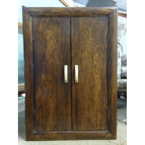 6 - Small oak cabinet Please Note -  we do not make reference to the condition of lots within catalogue ... 