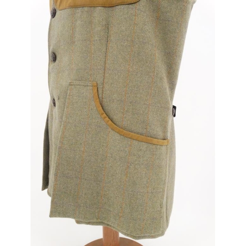 146 - Laksen Manor tweed waistcoat, size L