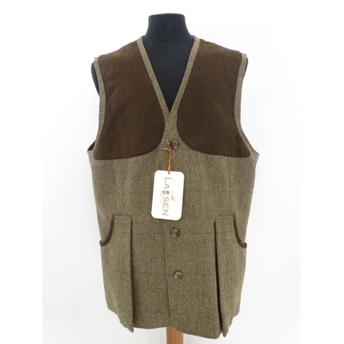 152 - New Laksen Tweed Dorset waistcoat, size L