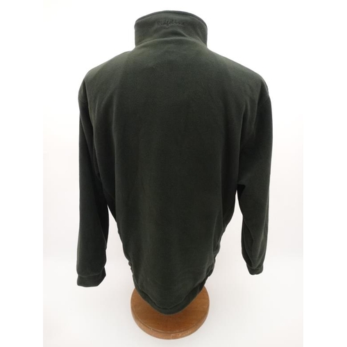 160 - A Ridgeline of New Zealand 'Cooma' Fleece top, in Olive, size M.