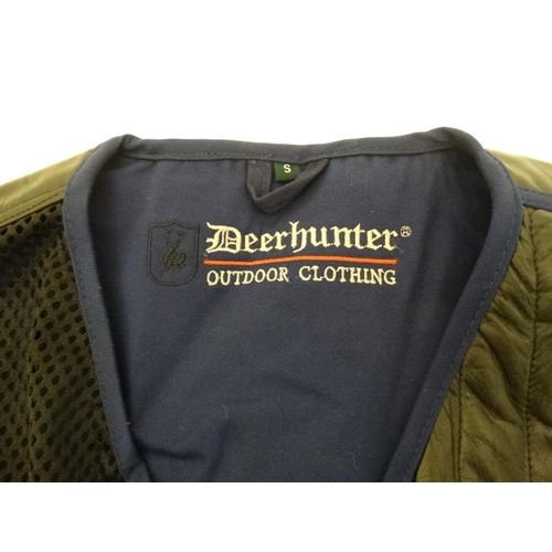 183 - A Deerhunter Champ Deluxe Mesh back , left handed skeet vest in Navy, size S