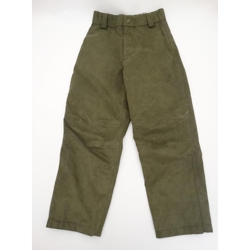 190 - Musto Clay Shooting Over Trousers in Moss , size XS.