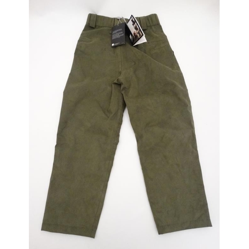 190 - Musto Clay Shooting Over Trousers in Moss , size XS.