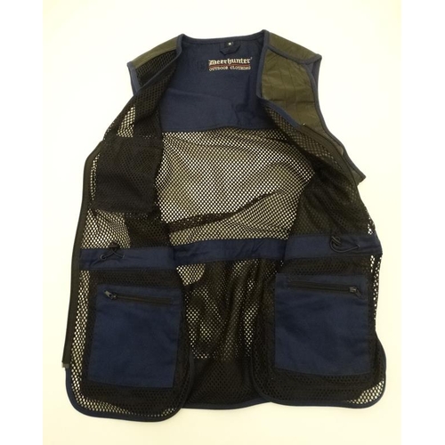 194 - A Deerhunter Champ Deluxe Mesh back , left handed skeet vest in Navy, size M.