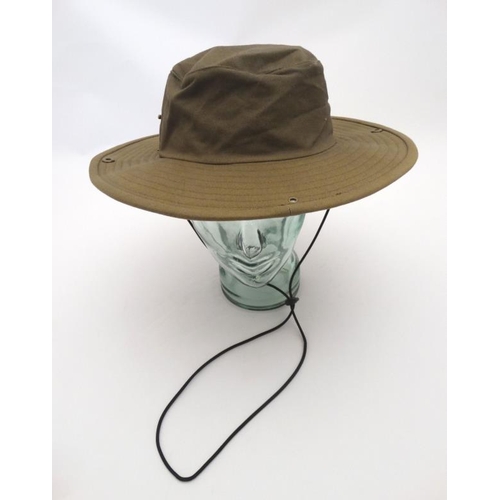 198 - White Rock Mens Outback style hat in green , size M.