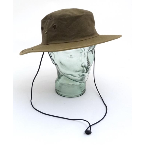 198 - White Rock Mens Outback style hat in green , size M.