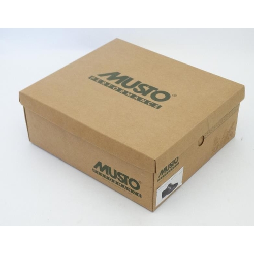 202A - A pair of Musto ' Stonesdale ' Brogues in Brown , size 5. In box.