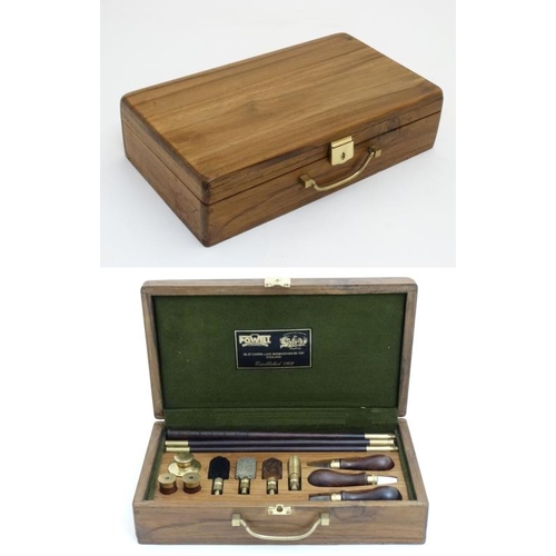 449 - Shooting : A boxed 12 Bore Shotgun Cleaning Kit by William Powell ( Birmingham ) , the walnut case o... 