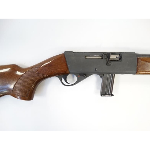 514 - Rimfire Rifle : An Anschutz ' Modell 525 ' .22LR semi automatic Rifle , the barrel threaded for a so... 