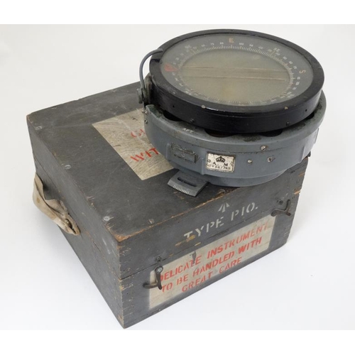 332 - Militaria : A WWII RAF Aeronautical Compass , the rim stamped ' Type P4A ' with serial number 32546T... 